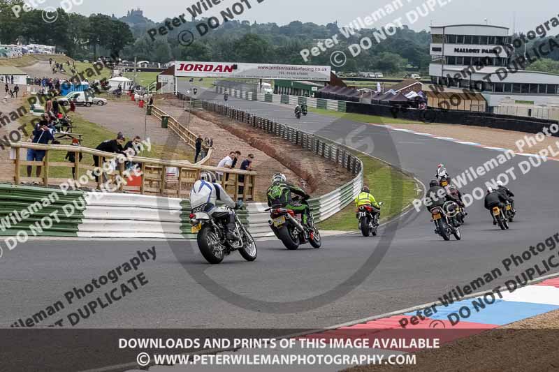 Vintage motorcycle club;eventdigitalimages;mallory park;mallory park trackday photographs;no limits trackdays;peter wileman photography;trackday digital images;trackday photos;vmcc festival 1000 bikes photographs